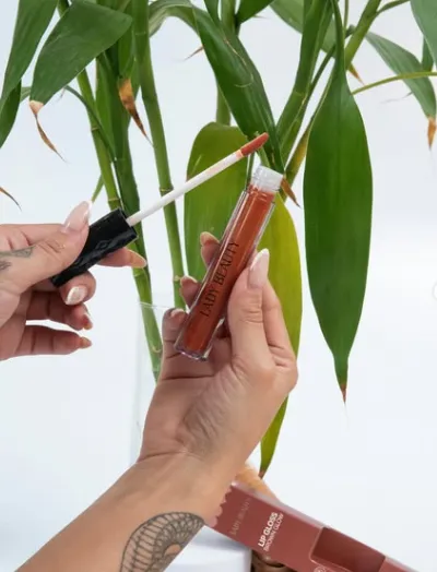 Lip gloss Brown Glow- Lady Beauty - Imagem 2